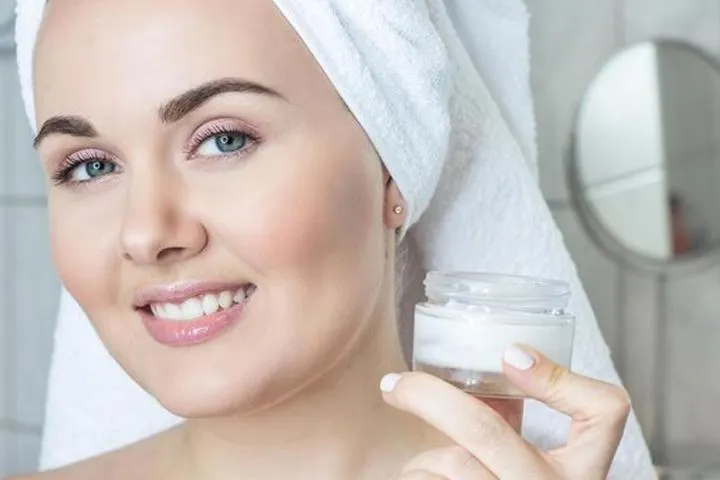 بهترین آبرسان پوست چرب و دهیدراته چیست؟ معرفی 6 محصول ایرانی باکیفیت